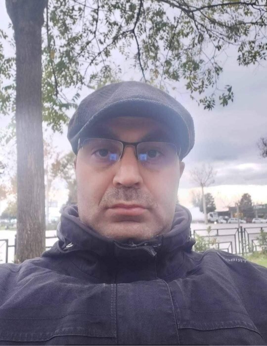 Neden farkli biri oluyor gözlük takan erkekler?