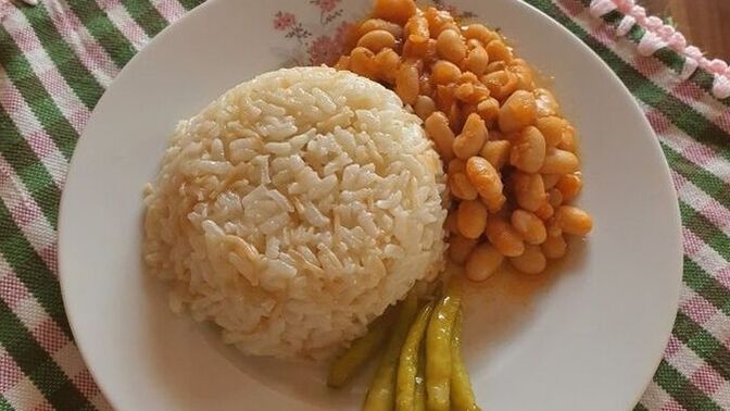 Kuru fasulye pilav sever misiniz, en çok hangi baharat ile tüketmeyi seviyorsunuz?
