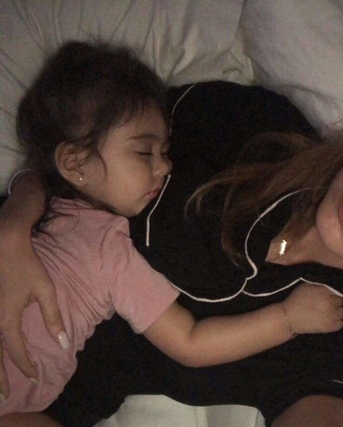 Sizce insanlar yeğenine bakmak zorunda mı?