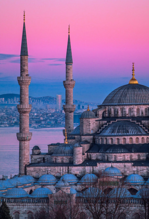 Ramazan ayında gerçekten insan mı değişiyor yoksa sadece bakış açımız mı dönüşüyor?