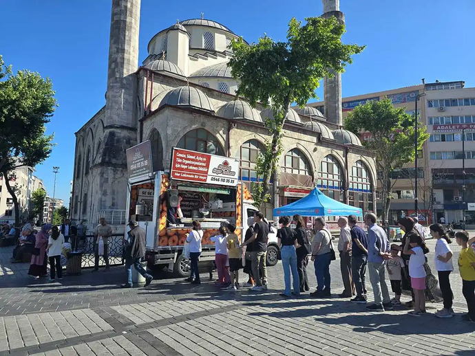 Kadir Gecesi cami çıkışında hayır dağıtsaydın ne dağıtırdın?