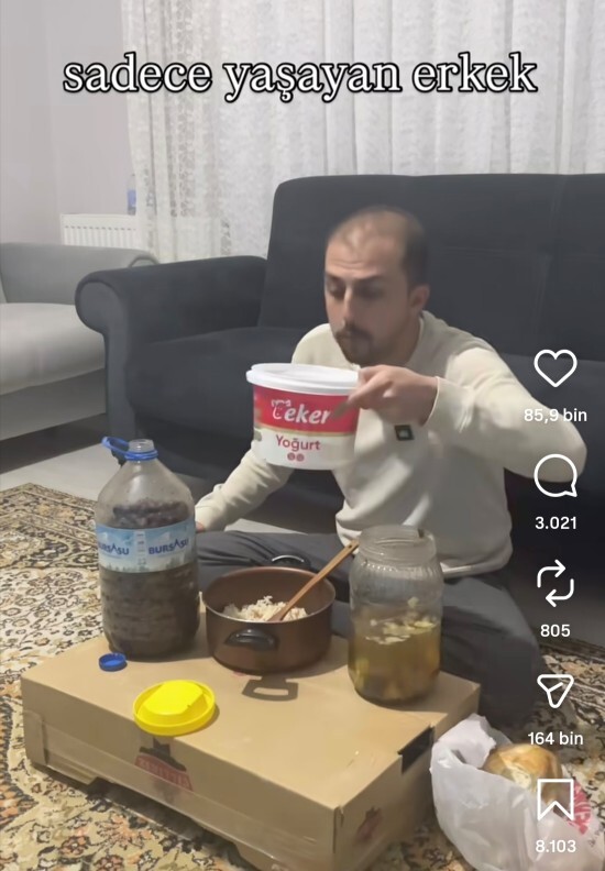 Tek yaşayan erkekler böyle mi?