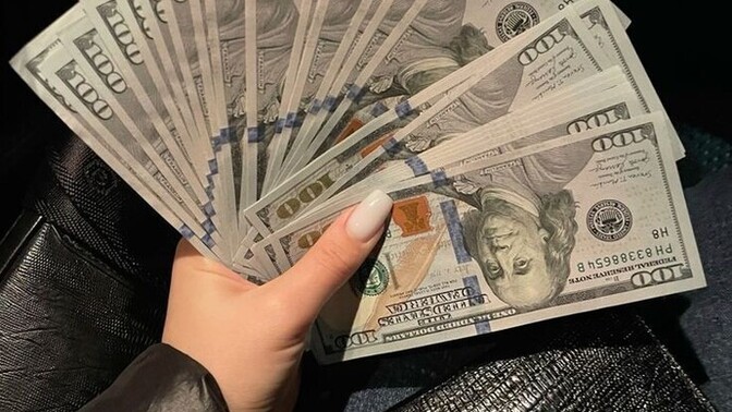 şu an sana 10.000 dolar verseler o parayla ilk ne yapardın?