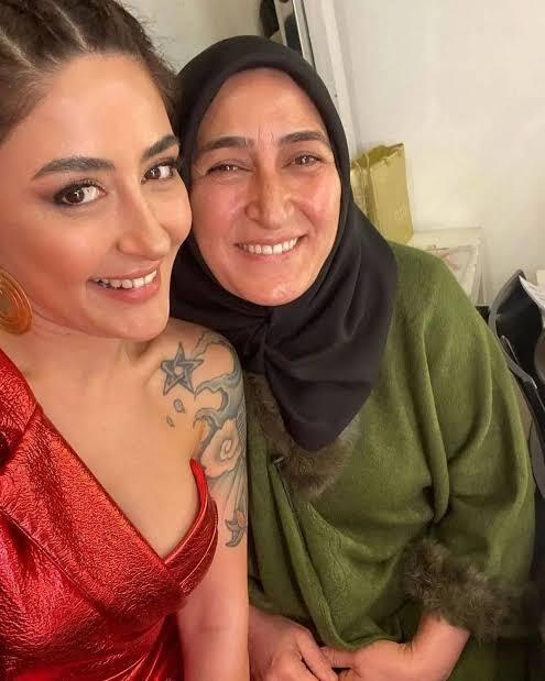 Kızının kıyafetini kısıtlayan anneler haklı mı yoksa bu tamamen saçmalık mı?