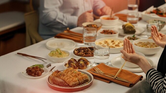 Sizinle iftar açar mıydım söyleyeyim mi?