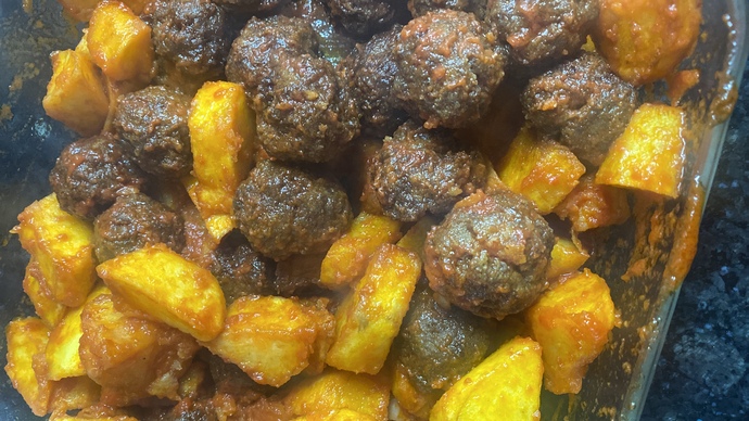 Köfteylen pattess yaptım yiyen var mı?