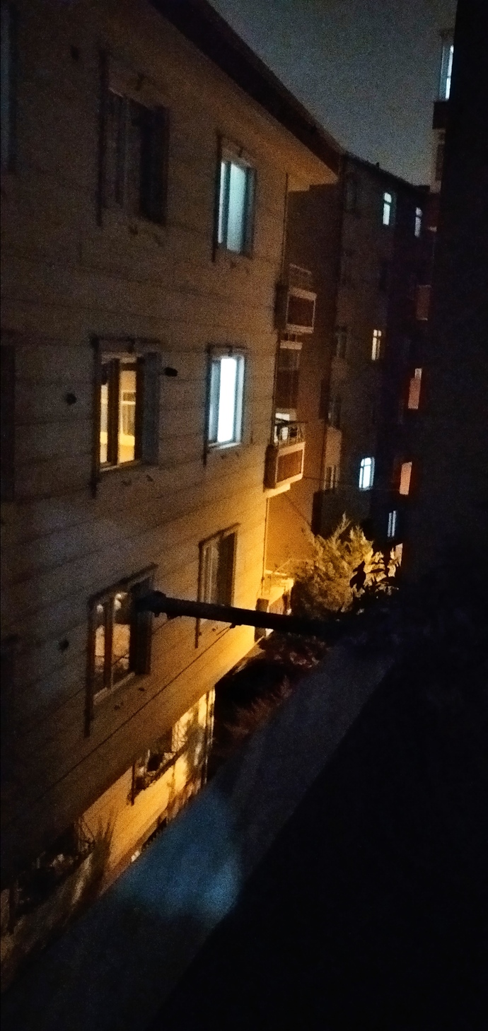 İyi geceler yazmış , hemen gecemi diye kontrol ettim, erkeklere güven olmaz öyle değil mi 🤣?
