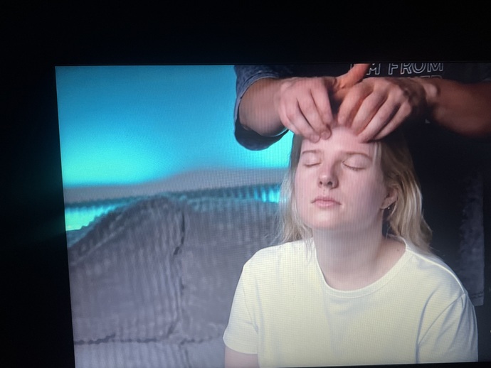 Siz de ASMR seyretmeyi seviyor musunuz, en sevdiğiniz ASMR videoları hangileri?