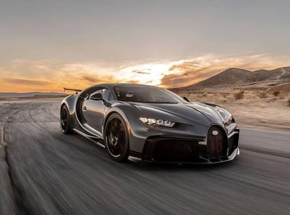 Bugatti marka bir araba alacak olsanız hangi modeli seçerdiniz?