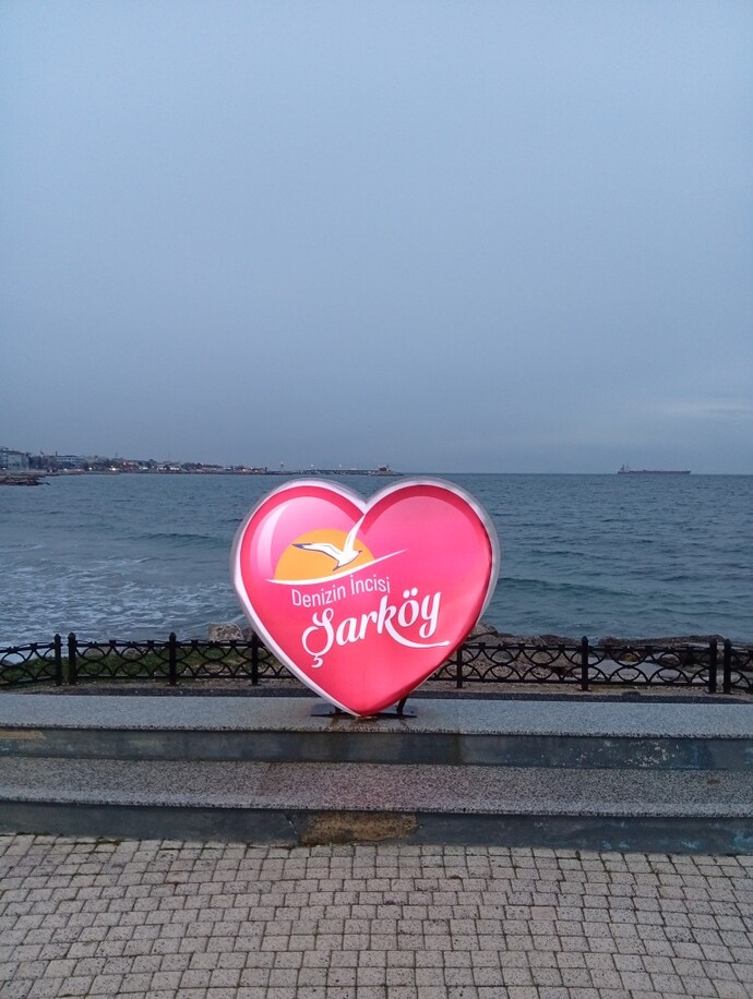 Sosyal medya kullanmıyorum.. İnsanlar neden farklı tepki veriyorlar?