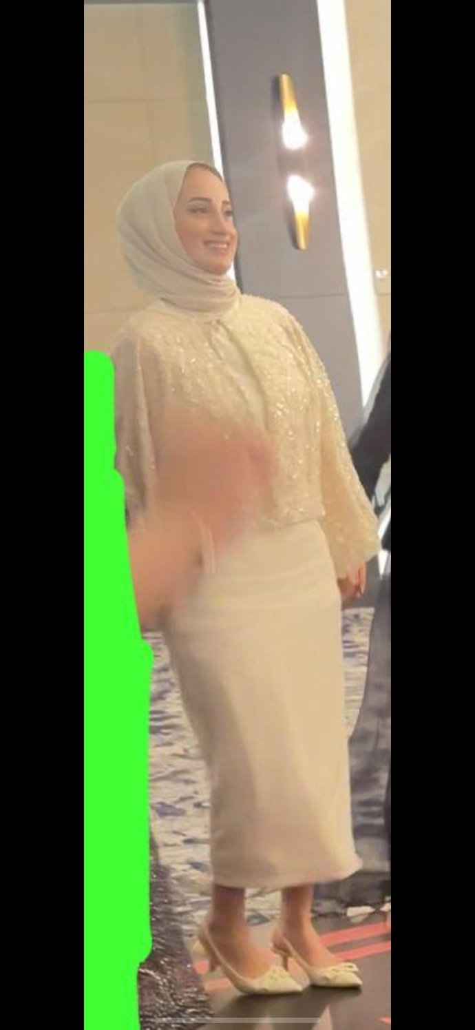 Turbanli elbisem dugun icin cok mu abarti kisa ve dar mi sizce kinayan tepki veren cok oldu?