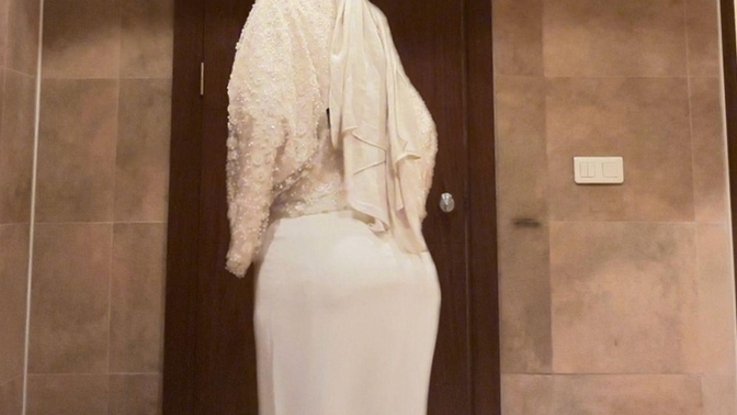 Turbanli elbisem dugun icin cok mu abarti kisa ve dar mi sizce kinayan tepki veren cok oldu?
