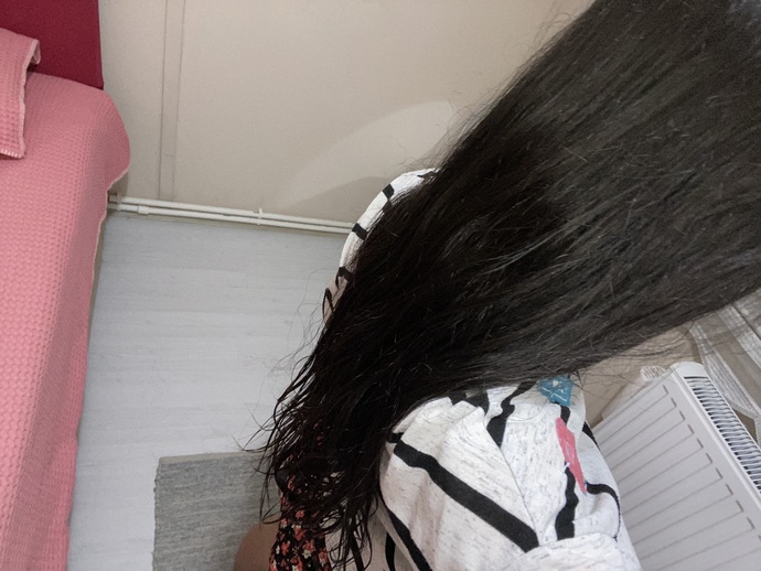 Saçlarım şu an nasıl görünüyor, kestirsem mi yoksa böyle mi kalsın?