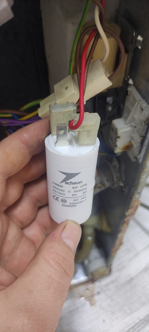 Evde arızalanan elektrikli ev aletlerini beyaz eşyaları kendinizi tamir edersiniz?