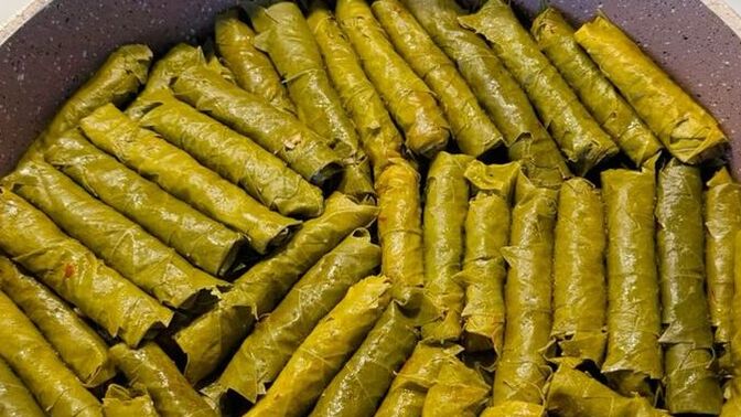 Bugünkü iftar menüsü için sarma yanına ne yapsam, siz neler koyuyorsunuz?