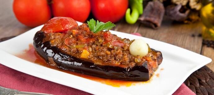 Karnıyarık sever misin yanında en güzel ne gider?