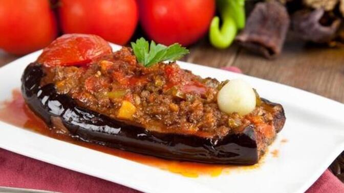 Karnıyarık sever misin yanında en güzel ne gider?