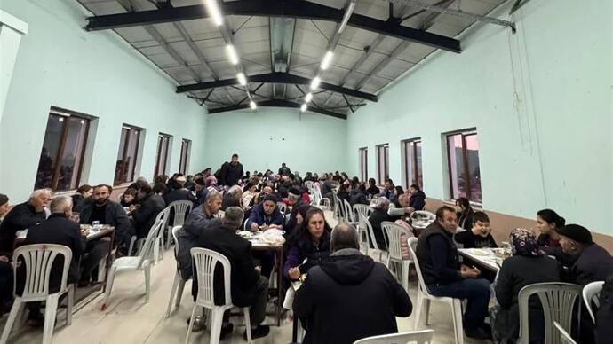 Orucu üç dakika erken açan Burhaniyeliler sizce ne yapmalı?