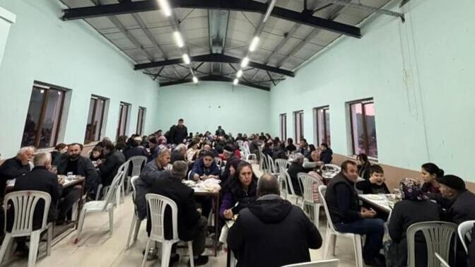 Orucu üç dakika erken açan Burhaniyeliler sizce ne yapmalı?