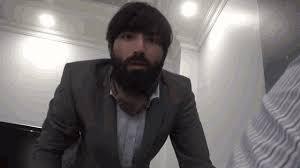 Üst komşu yemek getirdi kapıyı tıklattı bende zile basar mısınız diye rica rttim?