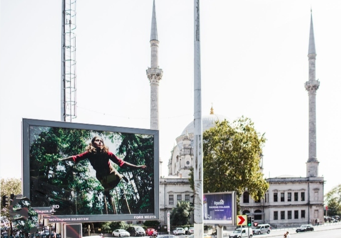 İstanbul sen büyüksün yoksa Billboardların mı?