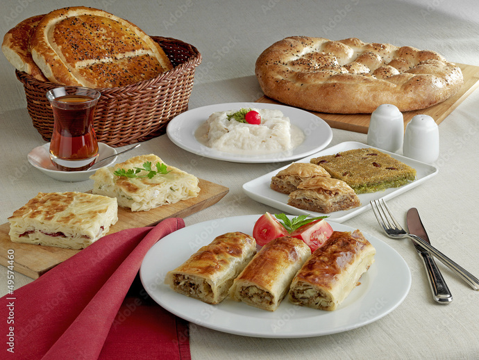 İftar sofranızın vazgeçilmez yıldız lezzeti ne, hurma mı zeytin mi sıcacık pide ekmek mi?