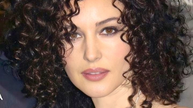 Monica Bellucci abartıldığı kadar güzel mi sizce?