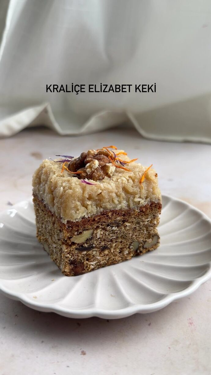 Akşama kek yapacağım ama kararsız kaldım. Şu an bir kek yapacak olsanız neyli yapardınız?