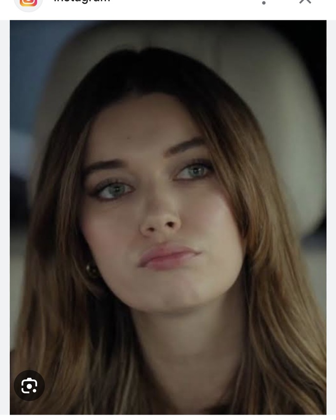 Afra Saraçoğlu güzel mi sizce, abartıldığı kadar var mı?