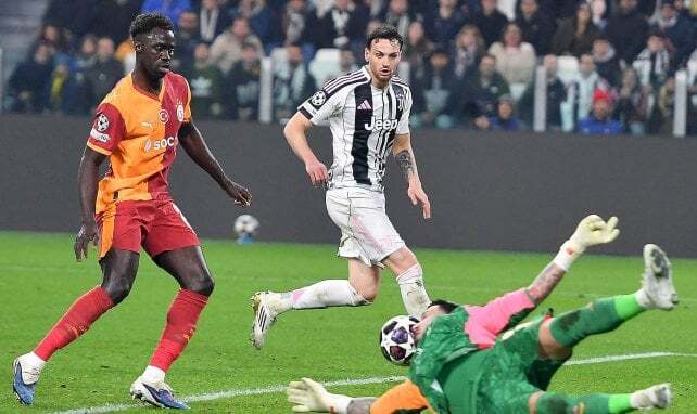 Juventus 3 - Galatasaray 2... Sarı kırmızılılar rezil bir oyuna rağmen tur uzatmada geldi! Maçı nasıl buldunuz?
