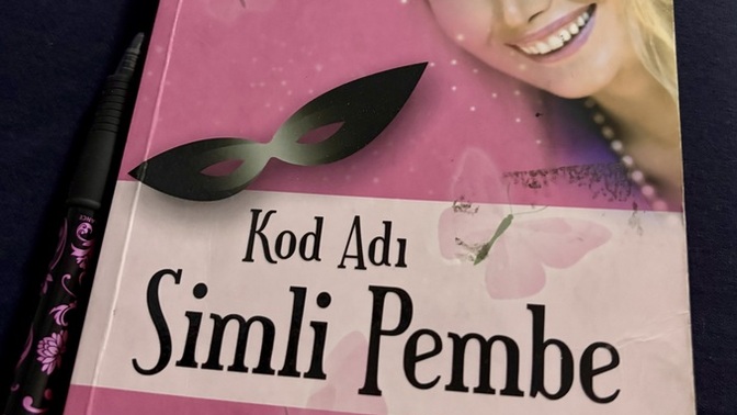 Hiç bilinmeyen saçma sapan kitaplarınız var mı?