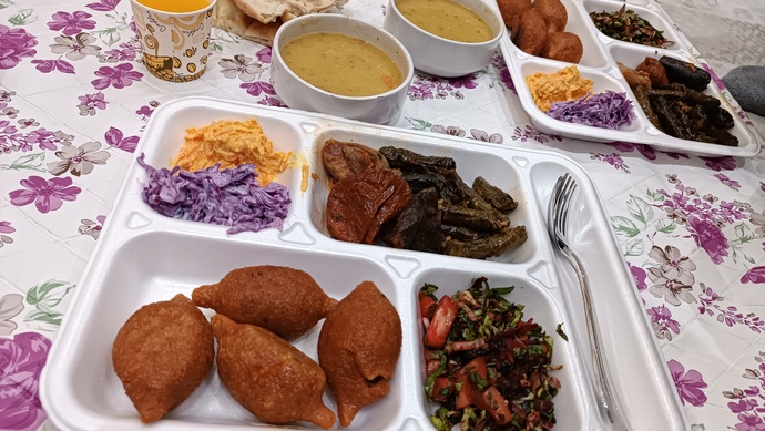Kalabalık iftar sofralarını sever misiniz?
