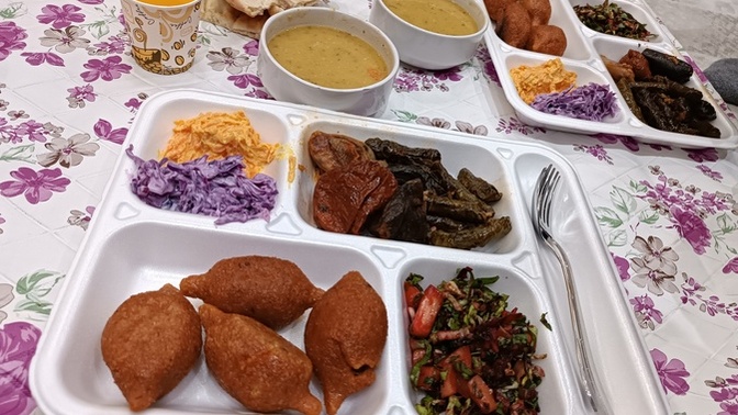 Kalabalık iftar sofralarını sever misiniz?