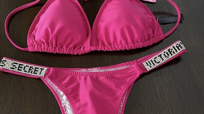 Bu bikiniler sizce güzel mi, renkleri çok mu cırtlak duruyor?