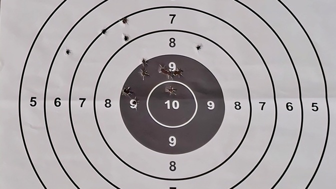 Yeniyim caniktp9 ile 10 metreden atış yaptım 15 mermi var :) sizce nasıl yorumlar misiniz biraz dağıttım seri atış oldu?