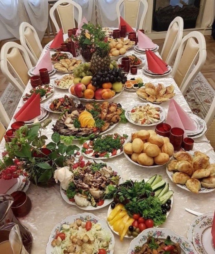 Böyle bir masada kimlerle iftar açmak isterdiniz?