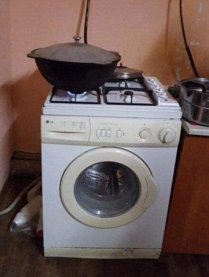 Bu annesiz kalan yavru maymuna 🐒 üzülen tek kişi ben miyim?