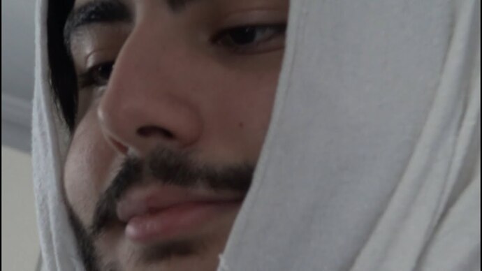 Doğru düzgün zeki adam yok mu?