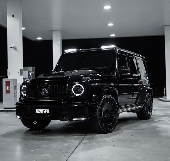 Mercedes G63 mü, Range Rover Vogue mu; hangisi daha iyi ve neden?