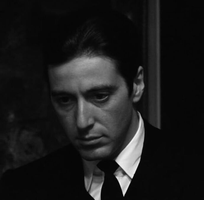 The Godfather filmindeki Michael Corleoneye bu kadar aşık olmam normal mi?