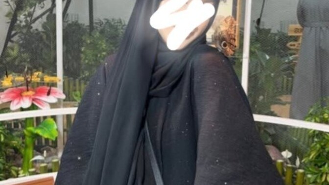 Şöyle her gün siyah ferace şal giyen bir kızım. Arkadaşlarım gençken bu kadar çok kapanma kimse sana yanaşmaz diyor. Neden sizce?