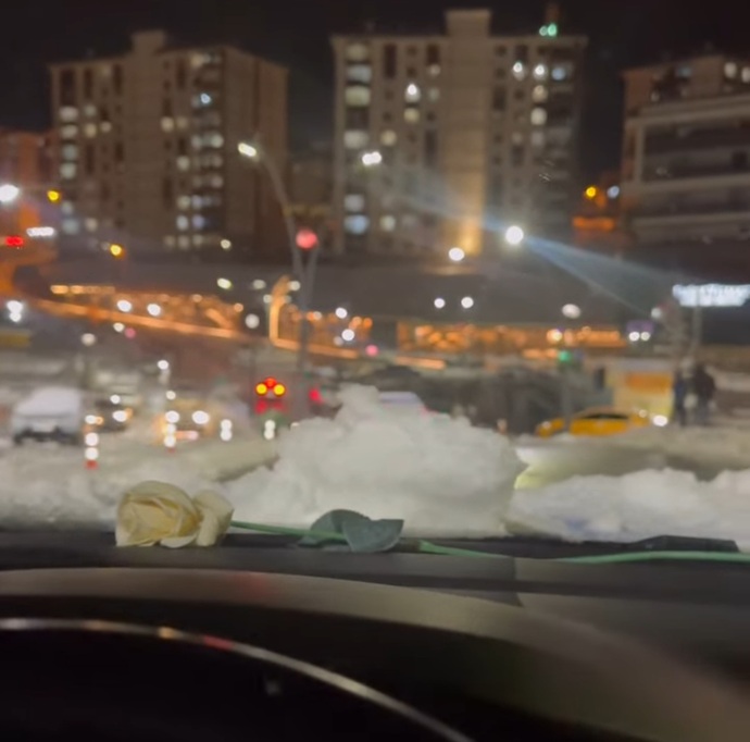 Hani ilk cemre düşmüştü noldu bu cemre kötü yola felan mı düştü kurban olayım bu ne soğuk😒?