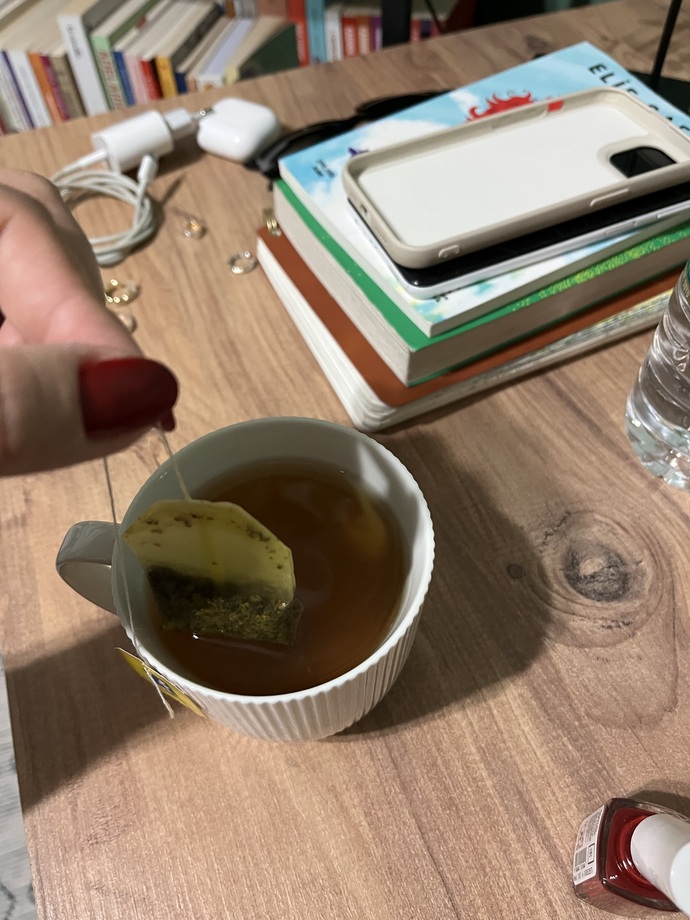 Kime bitki çayı ısmarlayayım?