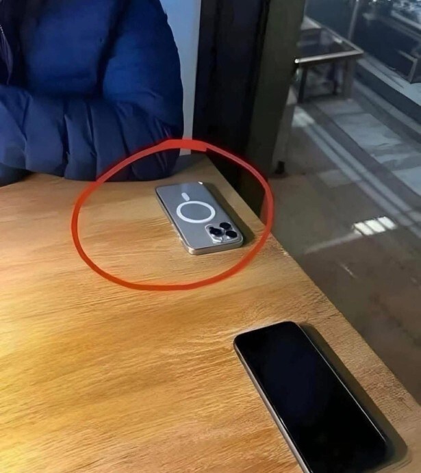 İPhone kullanıcıları neden böyle koyuyor telefonu?