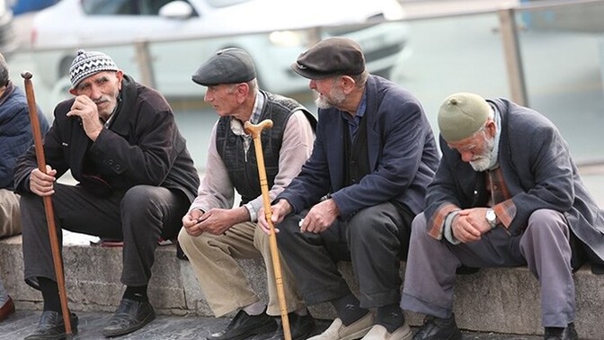 Belirli bir yaşa gelipte (70-80 gibi) hiçbir birikimi olmayan insanların neden birikimleri yoktur?