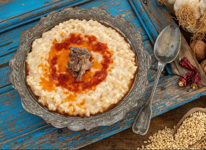 Keşkek ile aranız nasıl sever misiniz keşkek dediğin Etli mi olur etsiz mi?
