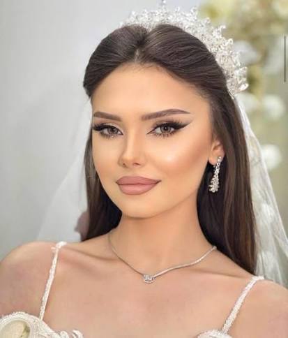 Gelin makyajı abartı mı olmalı sade mi?