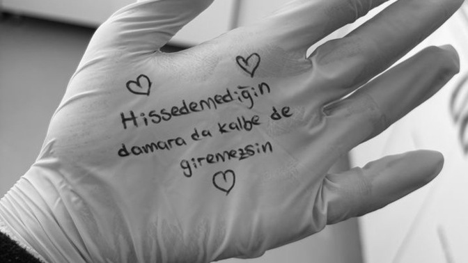 Deli dolu mu yoksa ağırbaşlı olan bir sevgiliyi mi tercih edersiniz?