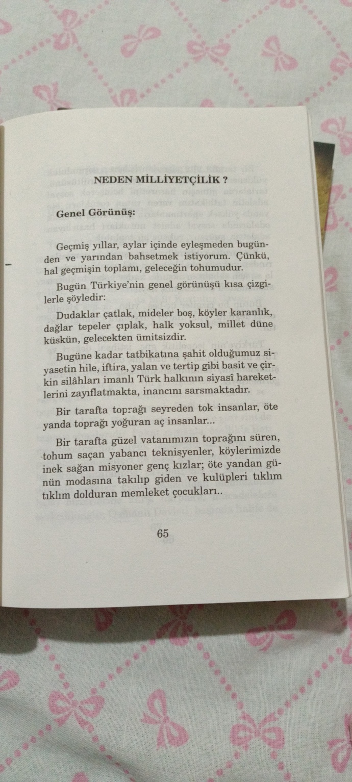 Kimler hangi kitapları okuyor bir görsel bıraksın?
