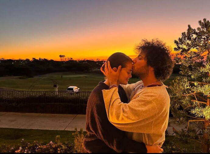 Selena Gomez ve sevgili seçimi şaka mı? Justin nereye kayboldu?